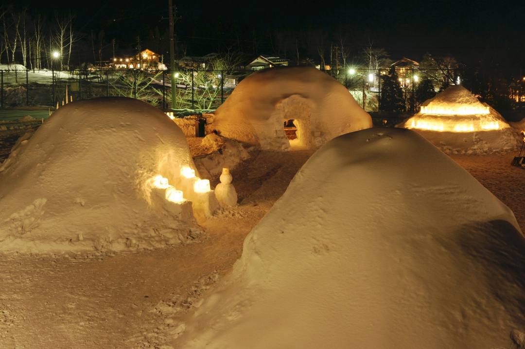 岐阜 かまくらの中に囲炉裏やバーが 新穂高温泉 中尾かまくらまつりで雪国のおもてなしにほっこり 2 1 14 おんせんニュース