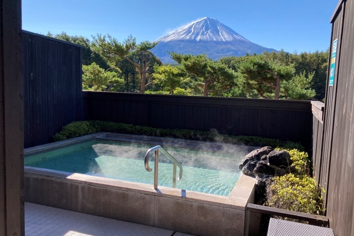 「富士眺望の湯ゆらり」パノラマ風呂