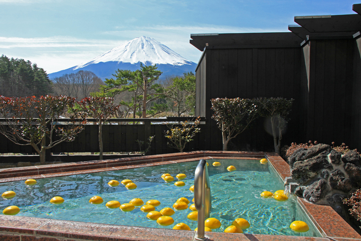 山梨・富士河口湖温泉「富士眺望の湯ゆらり」