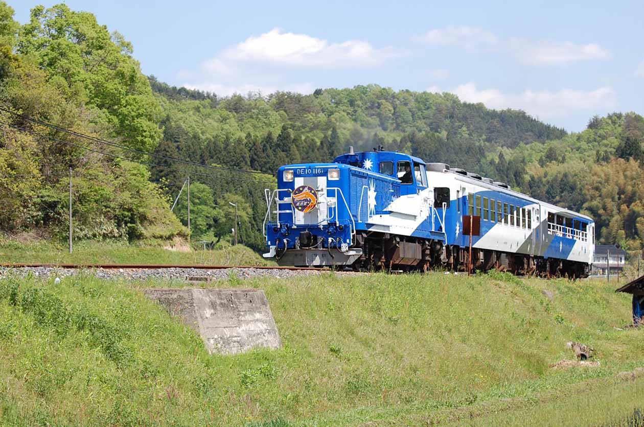 JR西日本 木次線 トロッコ列車「奥出雲おろち号」