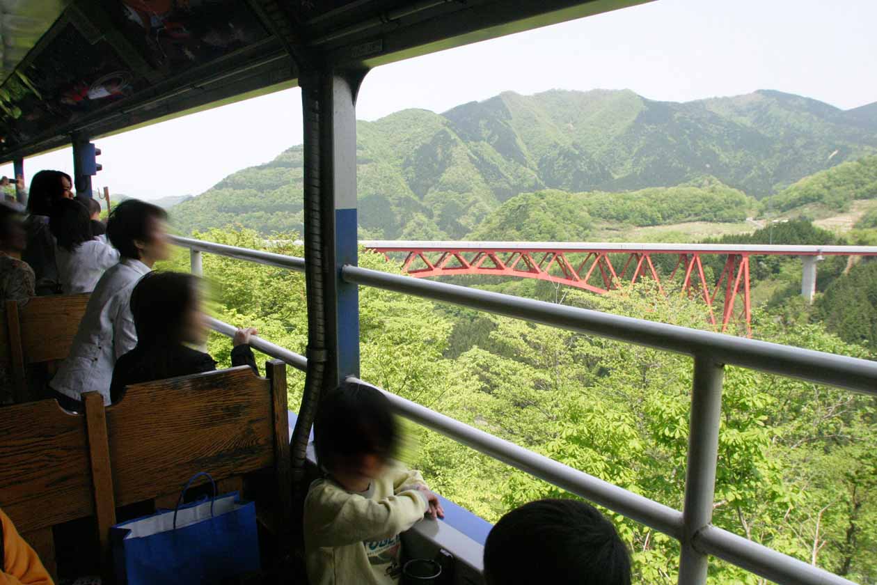 JR西日本 木次線 トロッコ列車「奥出雲おろち号」