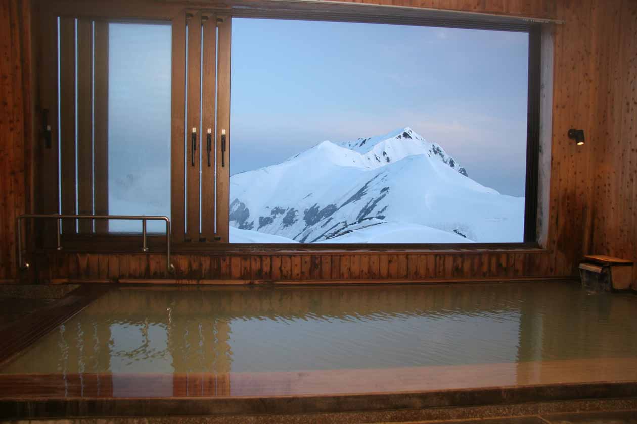 富山県立山　雷鳥荘　標高2370ｍ　展望風呂