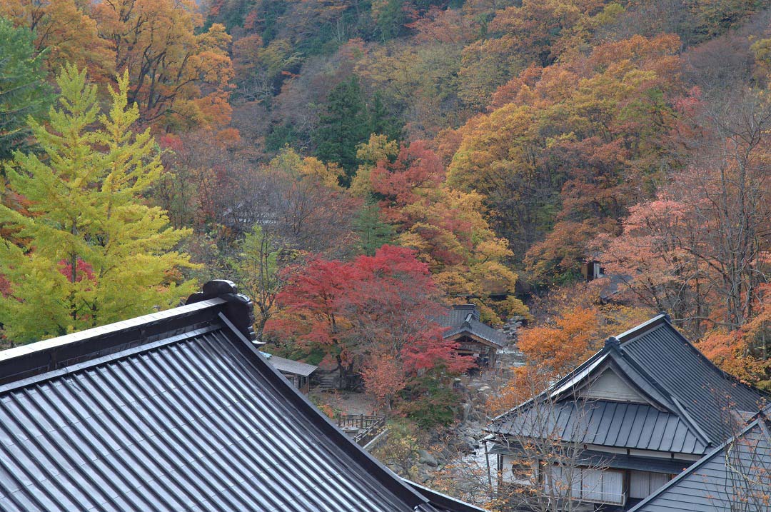 源泉かけ流しの紅葉露天風呂特集 群馬県利根郡みなかみ町 宝川温泉 汪泉閣 おうせんかく