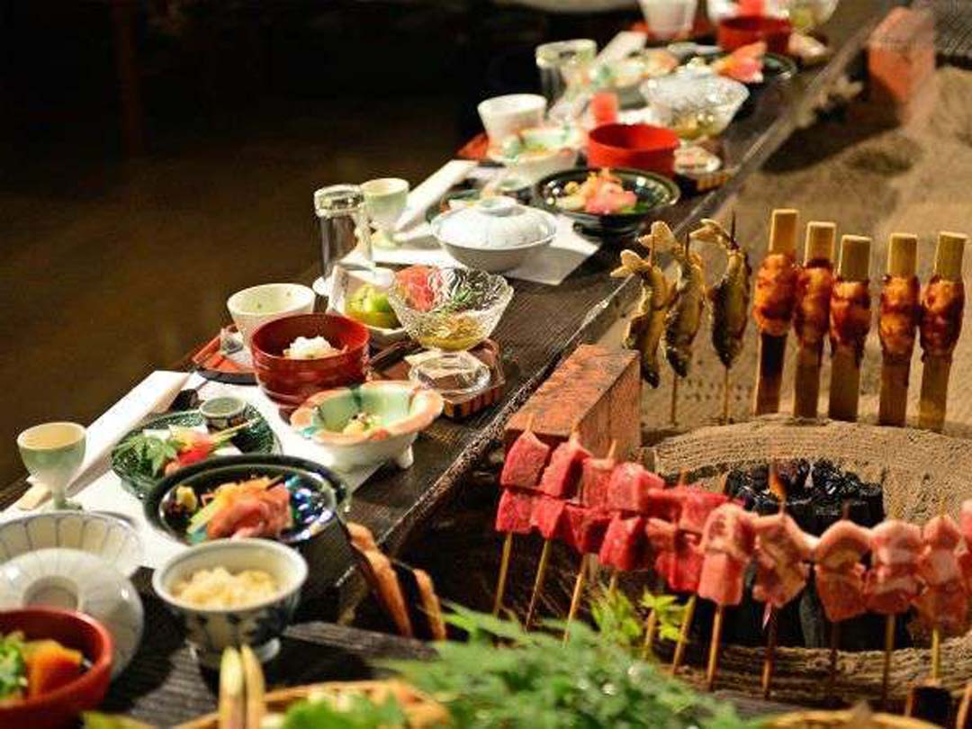 源泉かけ流しの紅葉露天風呂 栃木県那須塩原市 塩原温泉 湯守田中屋